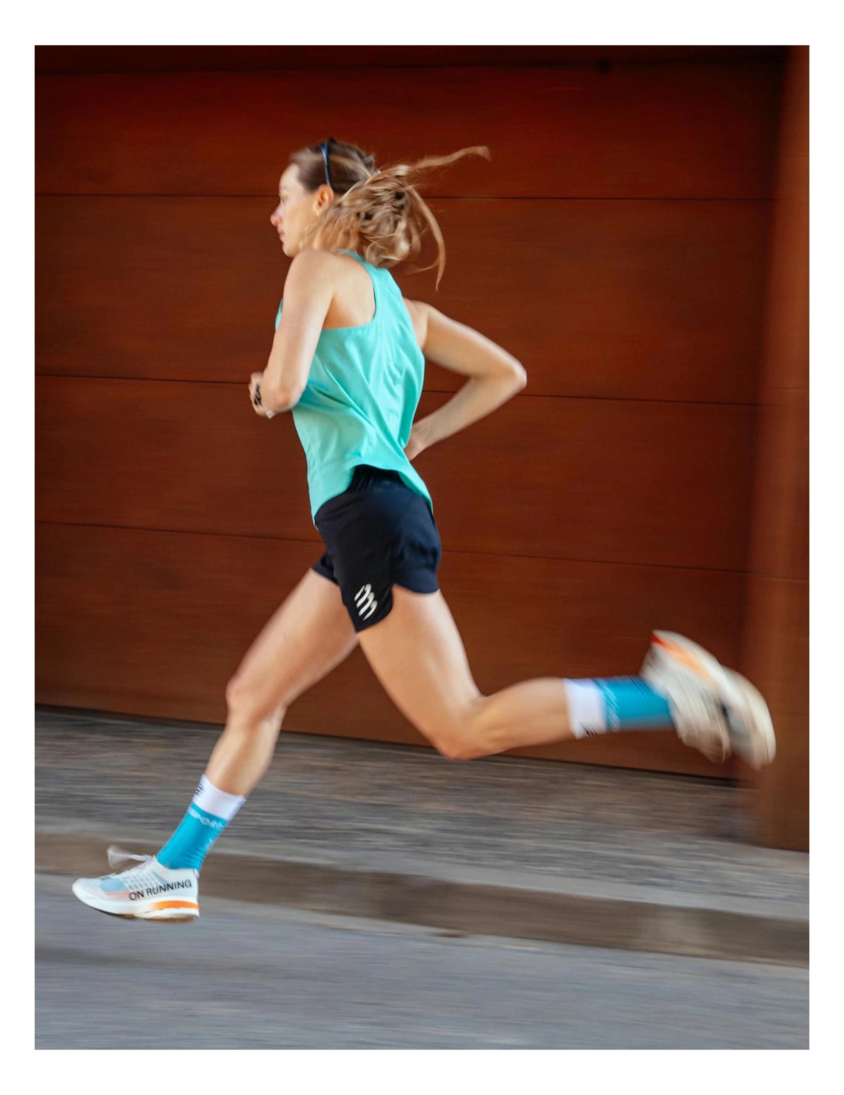 Compressport | Mid Compression Socks V2.0 | Compressiekousen | Trail.nl