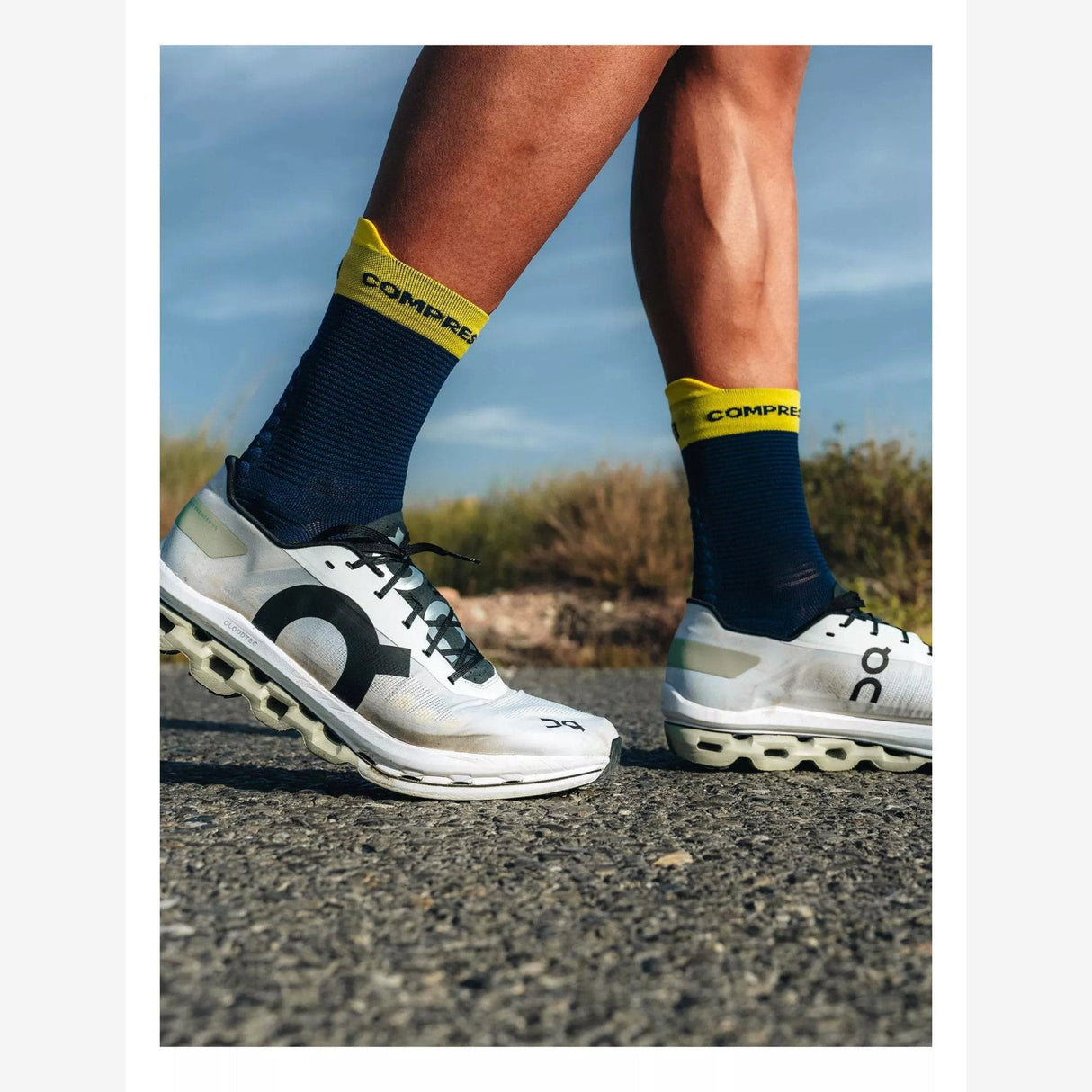 Compressport Pro Racing Socks Run V4.0 High | Trail.nl
