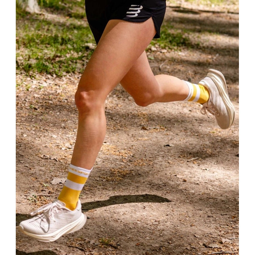 Compressport | Pro Racing Socks Run V4.0 High | Hardloopsokken - Trail.nl