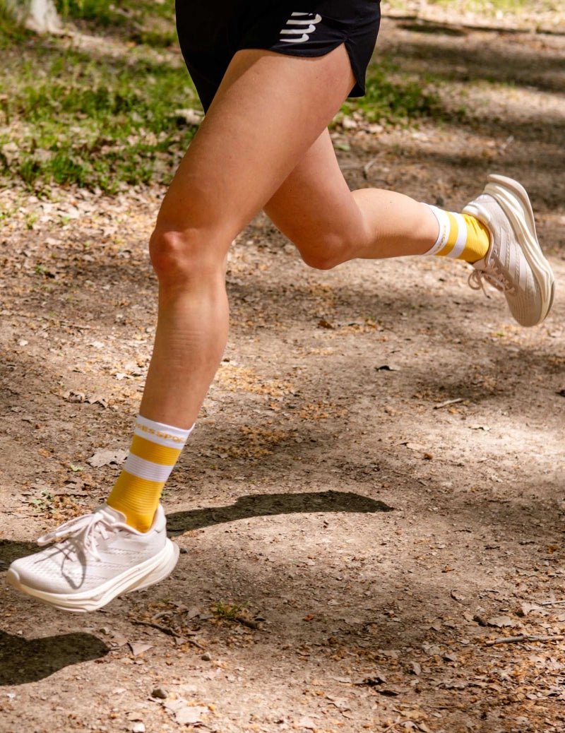 Compressport | Pro Racing Socks Run V4.0 High | Hardloopsokken - Trail.nl