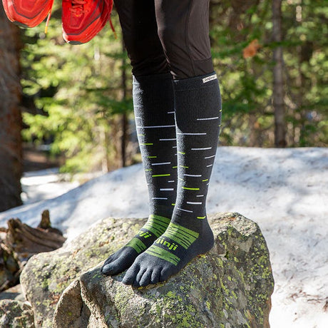 Injinji | Snow | Over the Calf | Midweight Padded | Teensokken - Trail.nl