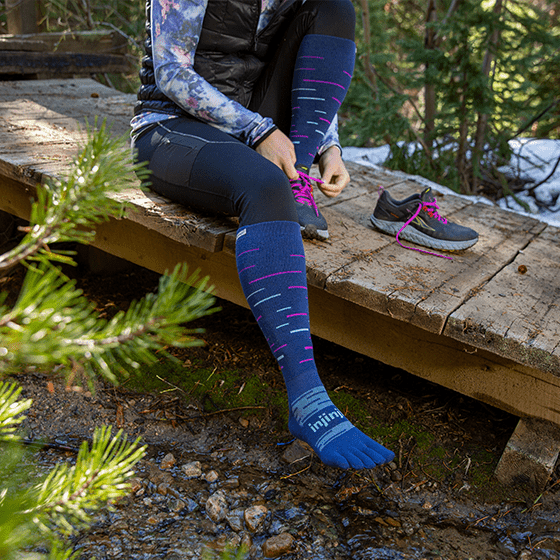 Injinji | Snow | Over the Calf | Midweight Padded | Teensokken - Trail.nl