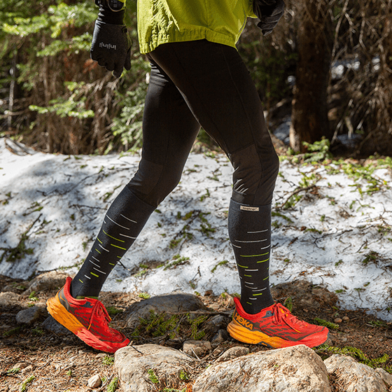 Injinji | Snow | Over the Calf | Midweight Padded | Teensokken - Trail.nl