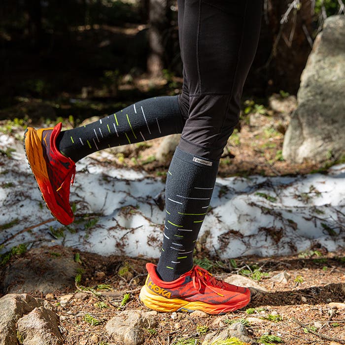 Injinji | Snow | Over the Calf | Midweight Padded | Teensokken - Trail.nl