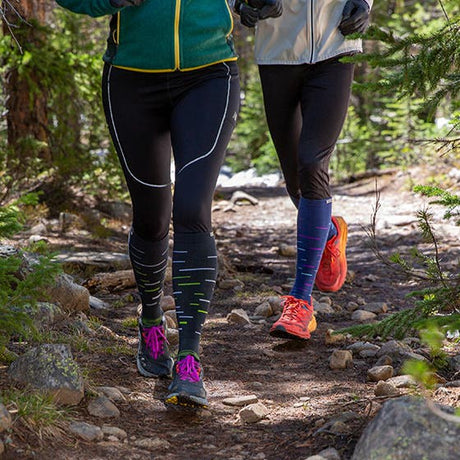 Injinji | Snow | Over the Calf | Midweight Padded | Teensokken - Trail.nl