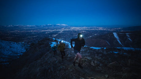 Kies de juiste hoofdlamp voor je volgende trailrun avontuur - Trail.nl