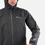 Raidlight Top Extreme Ultra MP+ Heren in zwart – gedragen met capuchon op en rits dicht