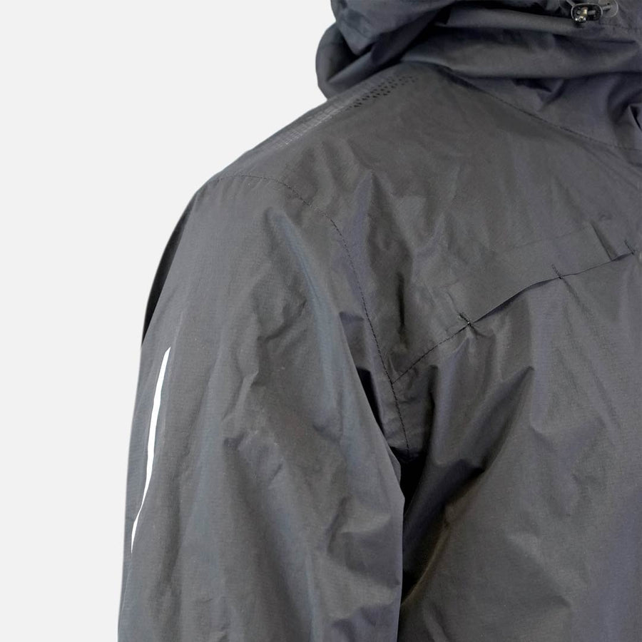 Raidlight Top Extreme Ultra MP+ Heren in zwart – detail schouder met reflecterende streep