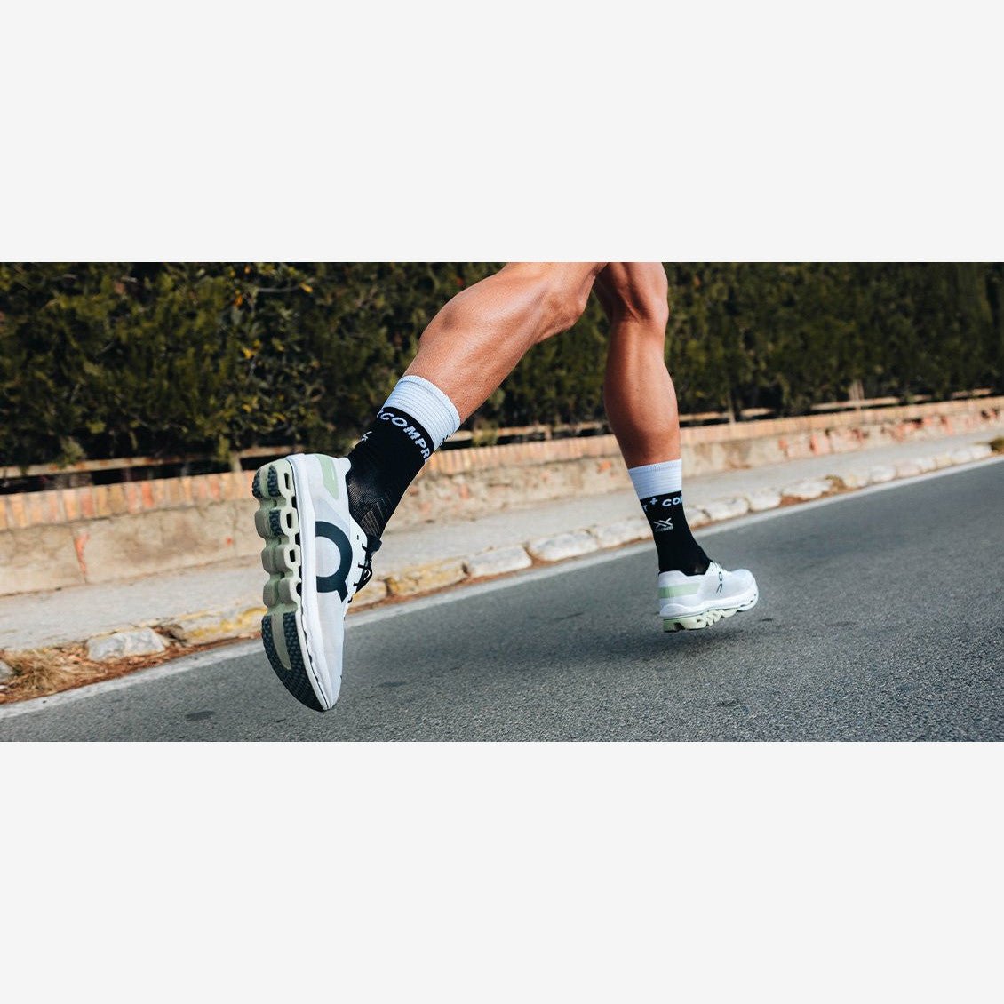 Compressport Mid Compression Socks V2.0 | Trail.nl
