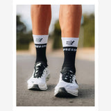 Compressport Mid Compression Socks V2.0 | Trail.nl