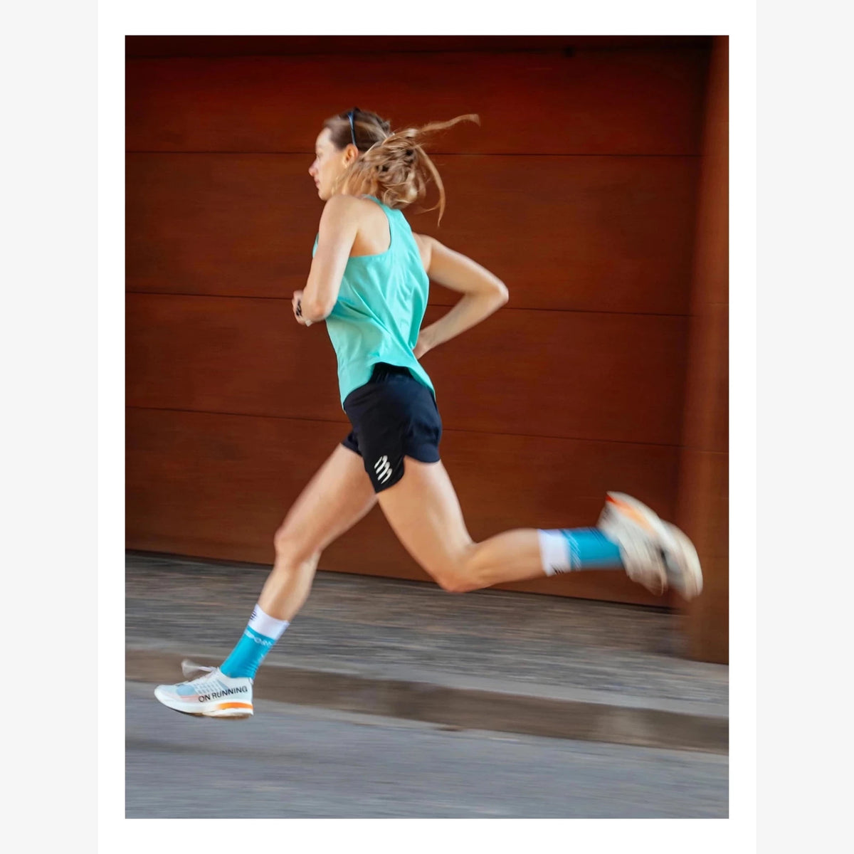 Compressport Mid Compression Socks V2.0 | Trail.nl