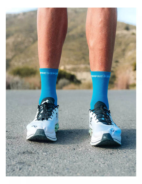 Compressport | Pro Racing Socks Run V4.0 High | Hardloopsokken | Trail.nl