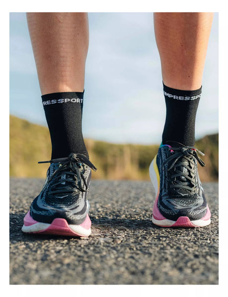 Compressport | Pro Racing Socks Run V4.0 High | Hardloopsokken | Trail.nl