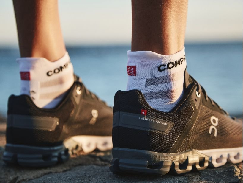 Compressport | Pro Racing Socks Run V4.0 Ultralight Low | Hardloopsokken | Trail.nl