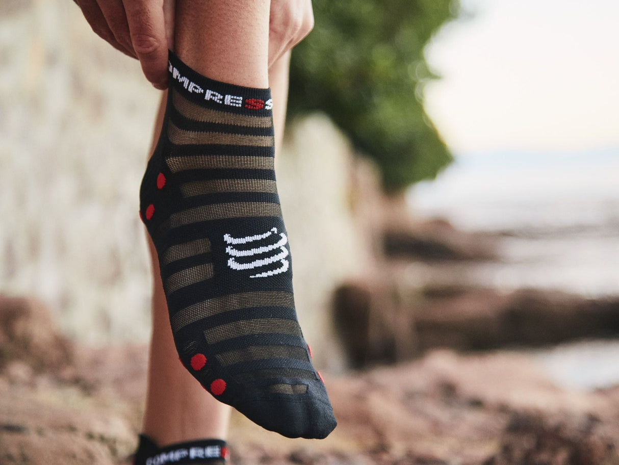 Compressport | Pro Racing Socks Run V4.0 Ultralight Low | Hardloopsokken | Trail.nl