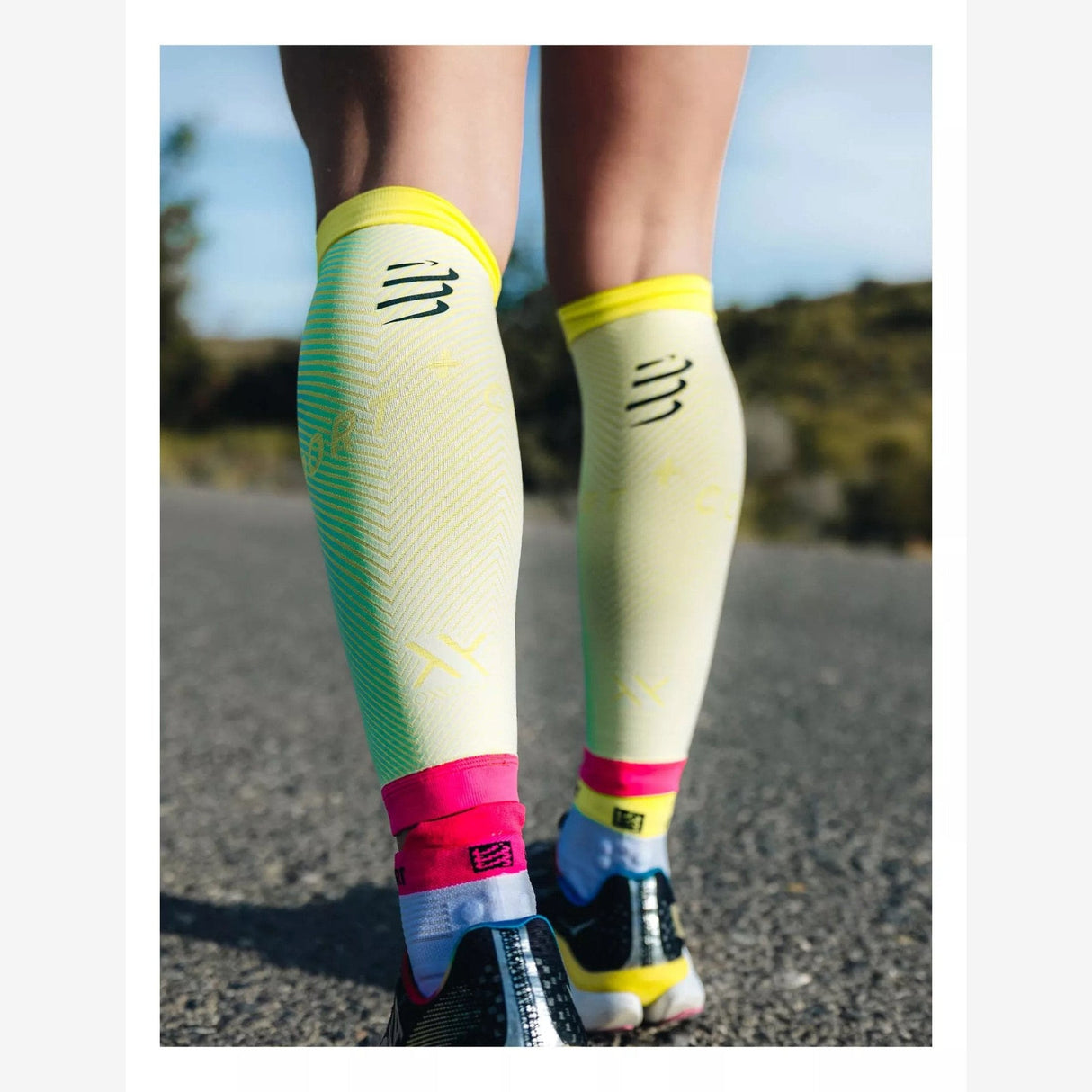Compressport R2 Oxygen Calf Sleeves | Trail.nl