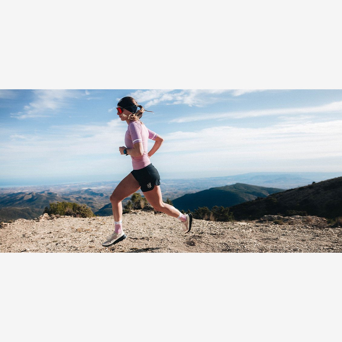 Compressport | Trail Postural Top Shortsleeve | Dames | Trail.nl