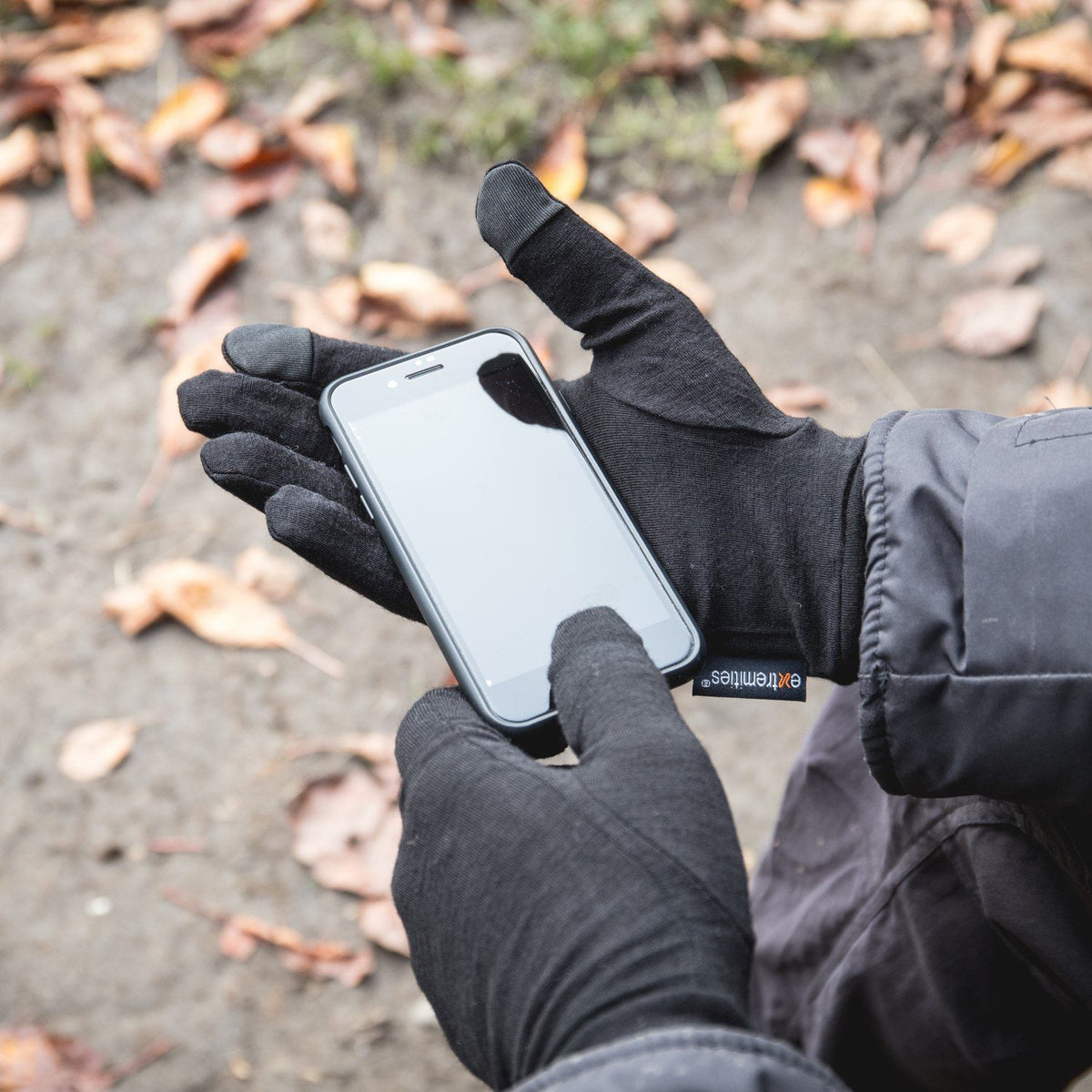 Extremities Merino Touch Gloves in zwart – telefoon bedienen met de handschoenen aan