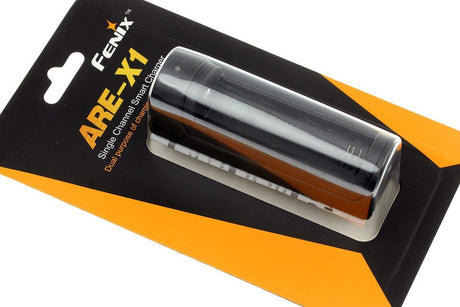 Fenix | ARE-X1 Charger | Batterijlader 18650 en 26650 | Trail.nl