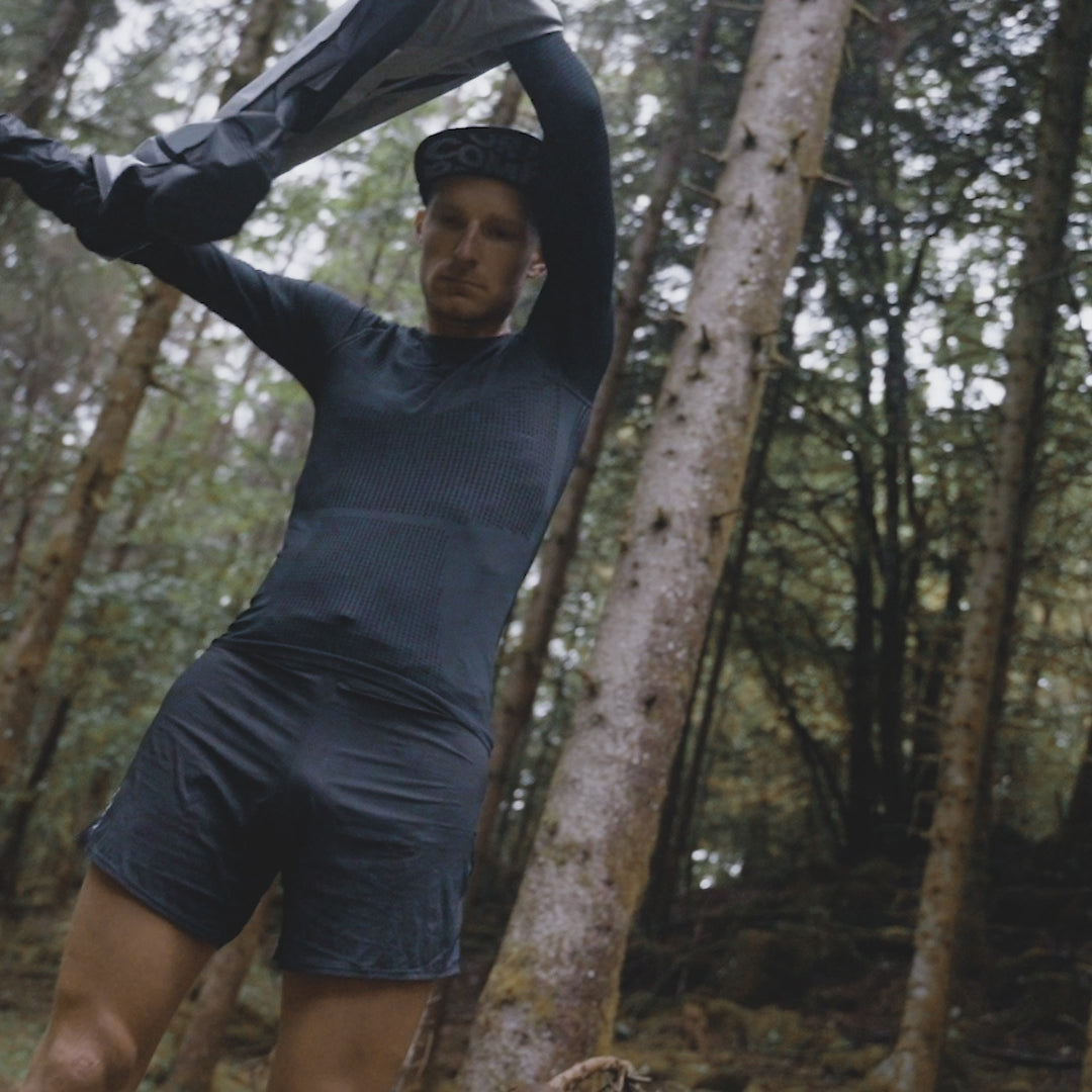 Compressport | Thunderstorm Waterproof 25/75 Jacket | Regenjas | Unisex | Trail.nl