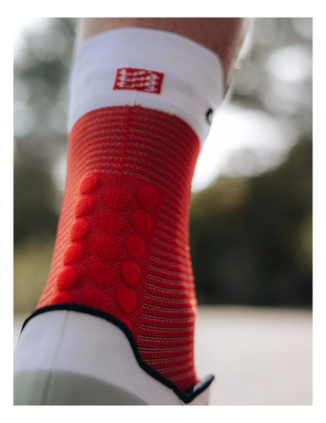 Compressport | Pro Racing Socks Run V4.0 High | Hardloopsokken | Trail.nl