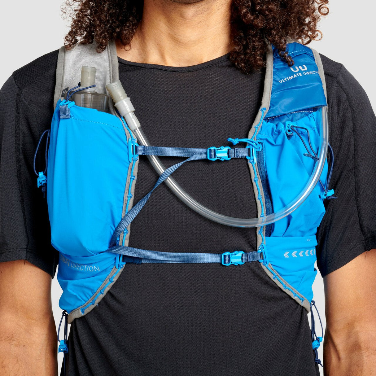 Ultimate Direction | Ultra Vest 6.0 | 10 Liter | Hardlooprugzak | Unisex | +2 Soft Flasks | Trail.nl