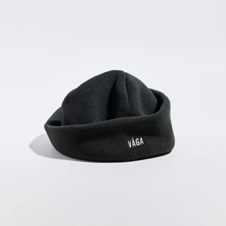 Våga Fleece Beanie in zwart – met omgeslagen rand, vooraanzicht
