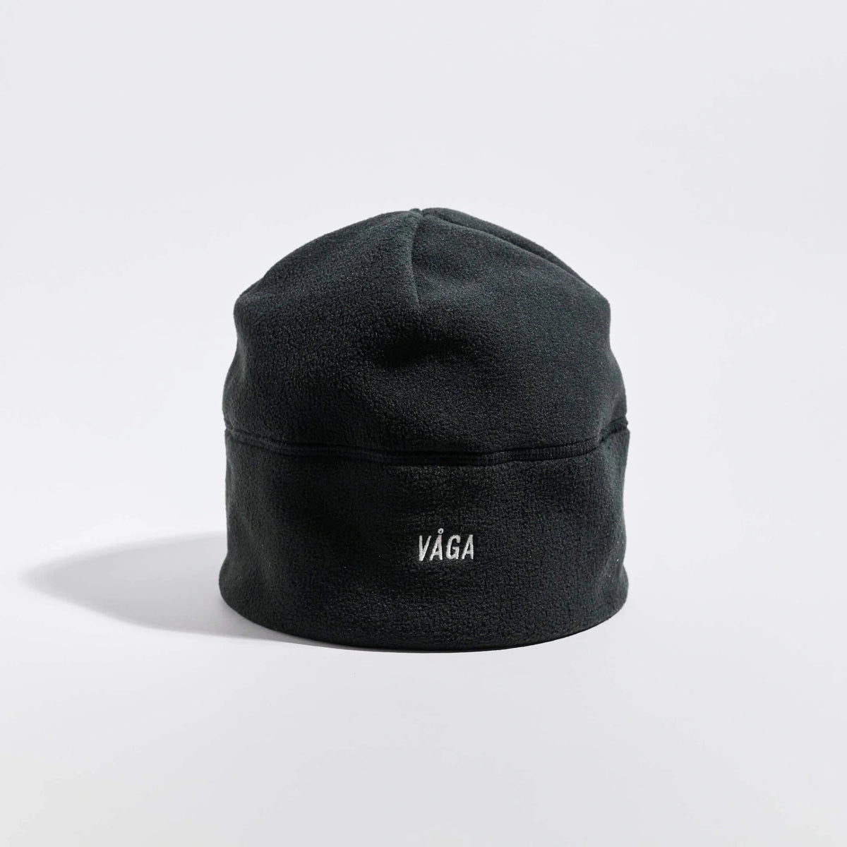 Våga Fleece Beanie in zwart – rechtop, zijaanzicht