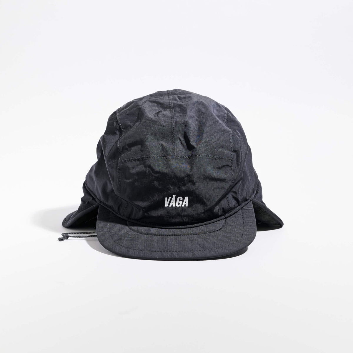 Vaga Padded Hiker Cap in black – front view of the padded crown