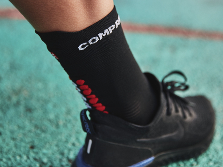 Compressport | Pro Racing Socks Run V4.0 High | Hardloopsokken | Trail.nl